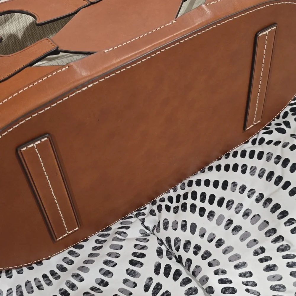 Tory Burch Tan Cutout Tote Bag - Picture 5 of 11